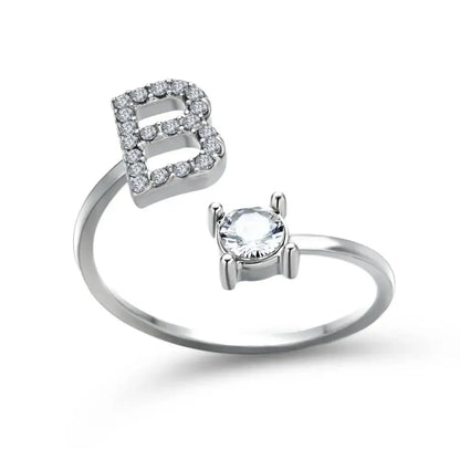 Personalisierter, zarter Diamantring mit Initialen