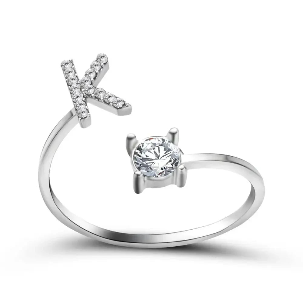 Personalisierter, zarter Diamantring mit Initialen