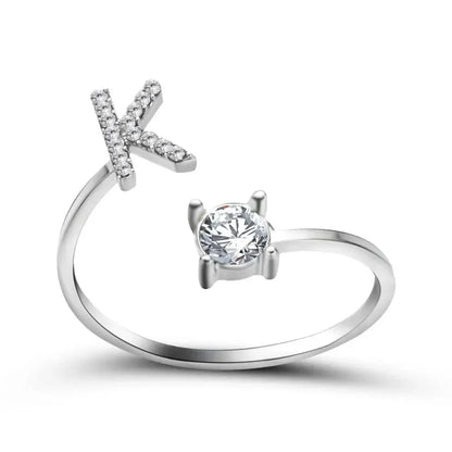 Personalisierter, zarter Diamantring mit Initialen
