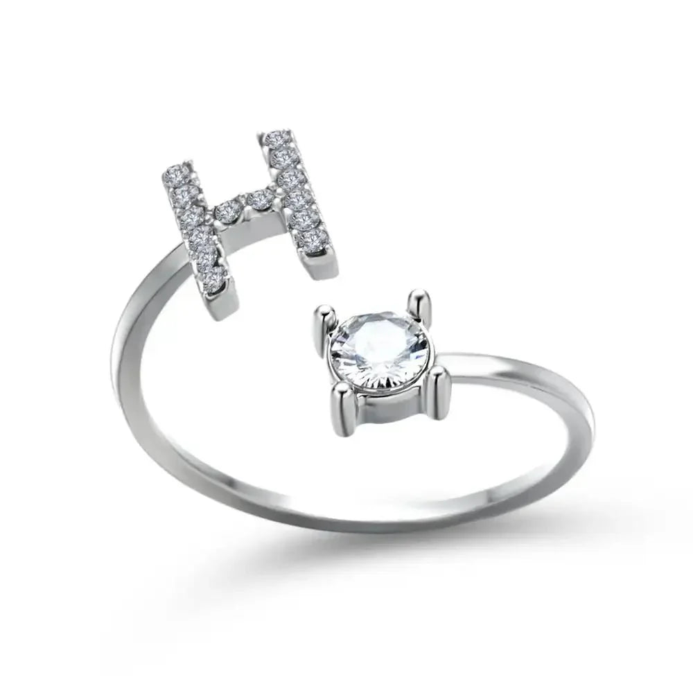 Personalisierter, zarter Diamantring mit Initialen