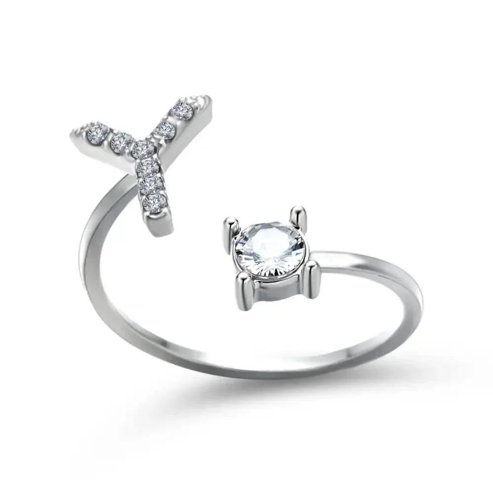 Personalisierter, zarter Diamantring mit Initialen