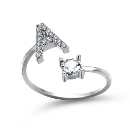 Personalisierter, zarter Diamantring mit Initialen