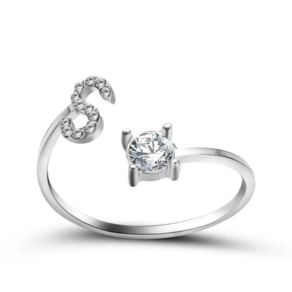 Personalisierter, zarter Diamantring mit Initialen