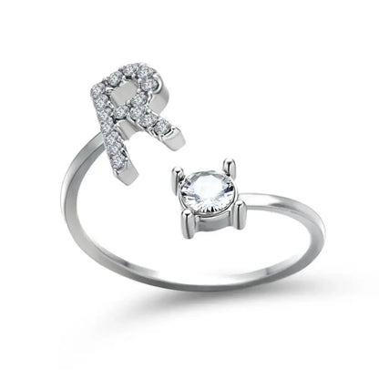 Personalisierter, zarter Diamantring mit Initialen
