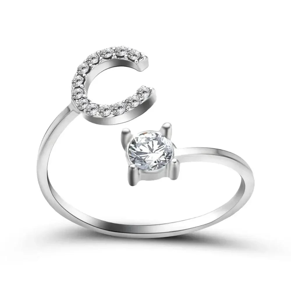 Personalisierter, zarter Diamantring mit Initialen