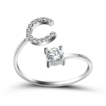Personalisierter, zarter Diamantring mit Initialen