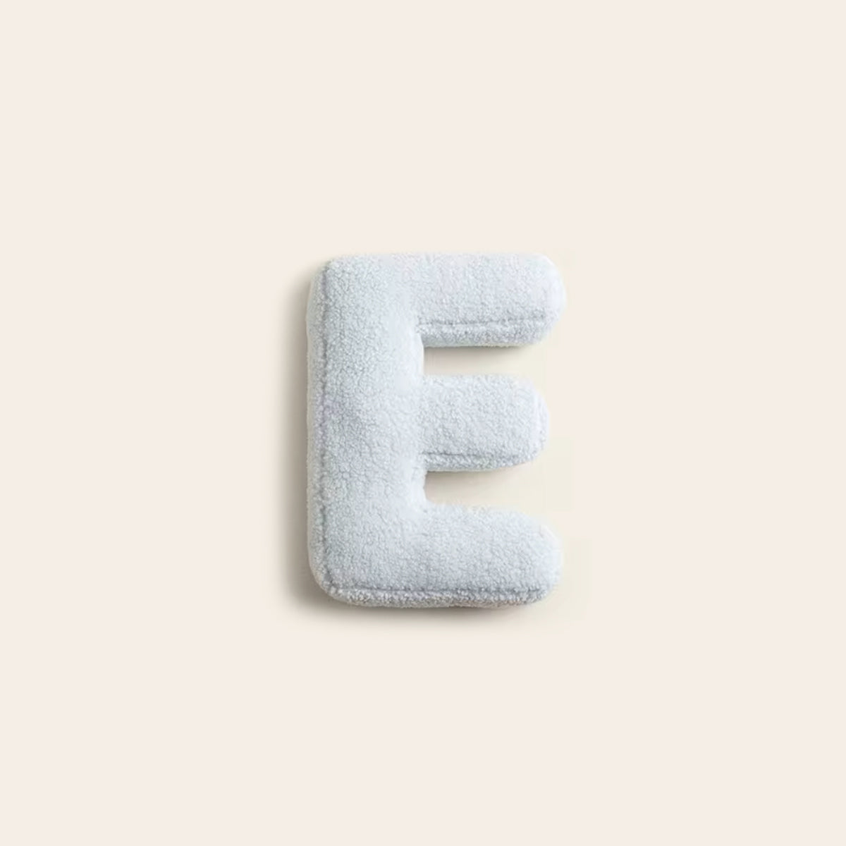 Buntes Alphabet-Kissen als Dekoration