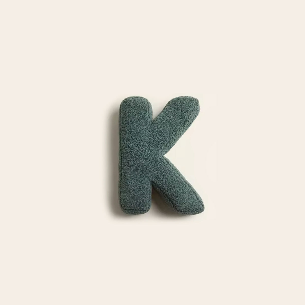 Buntes Alphabet-Kissen als Dekoration