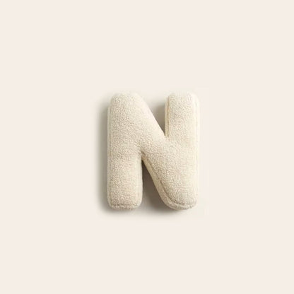 Buntes Alphabet-Kissen als Dekoration