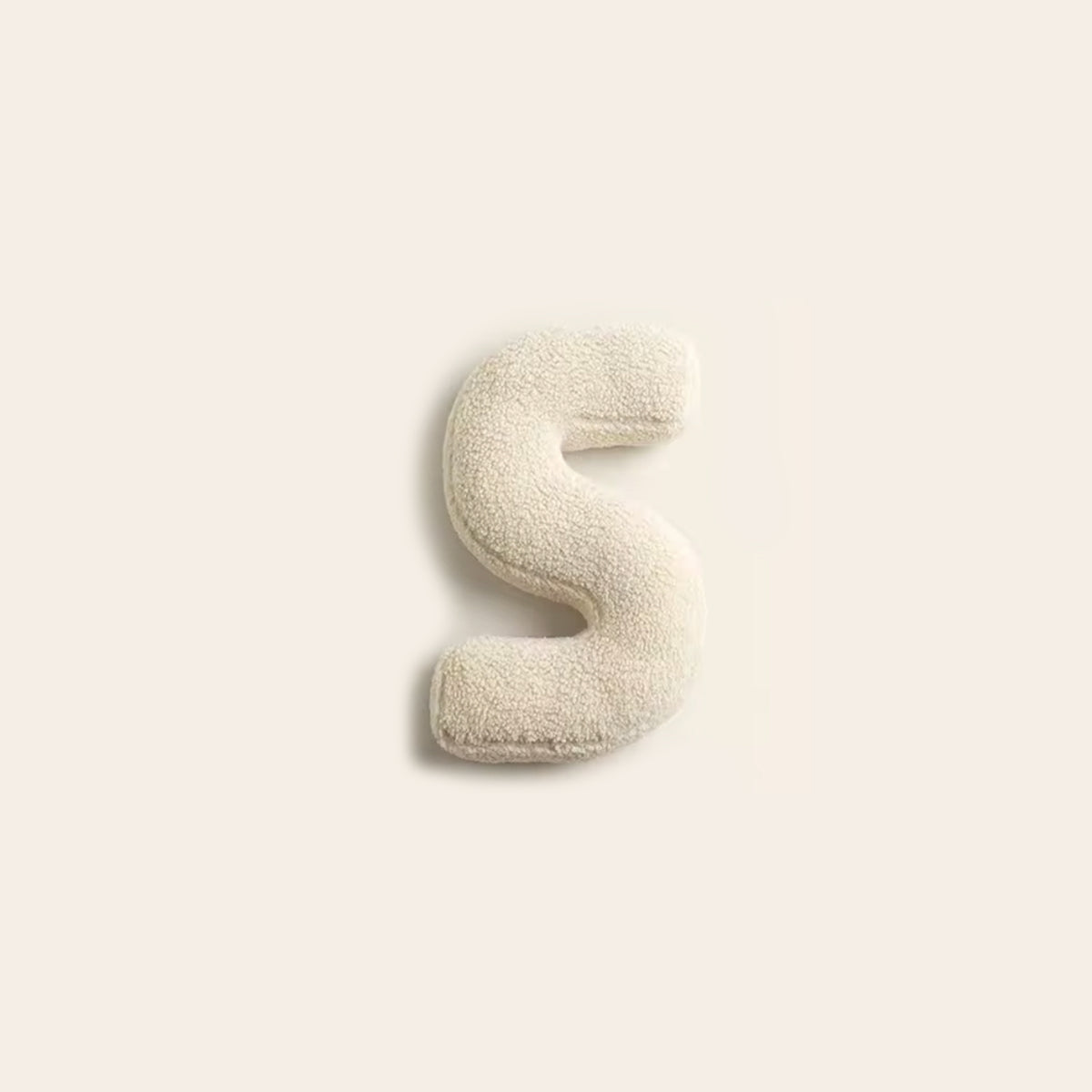 Buntes Alphabet-Kissen als Dekoration