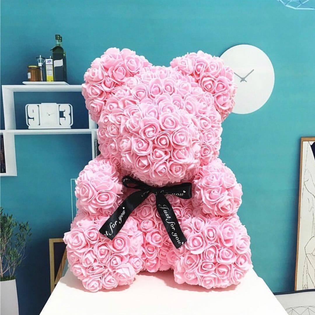 Süßer rosa Plüschteddybär