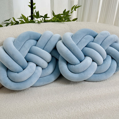 Plüschiges Wolkenkissen mit Knopfdetails