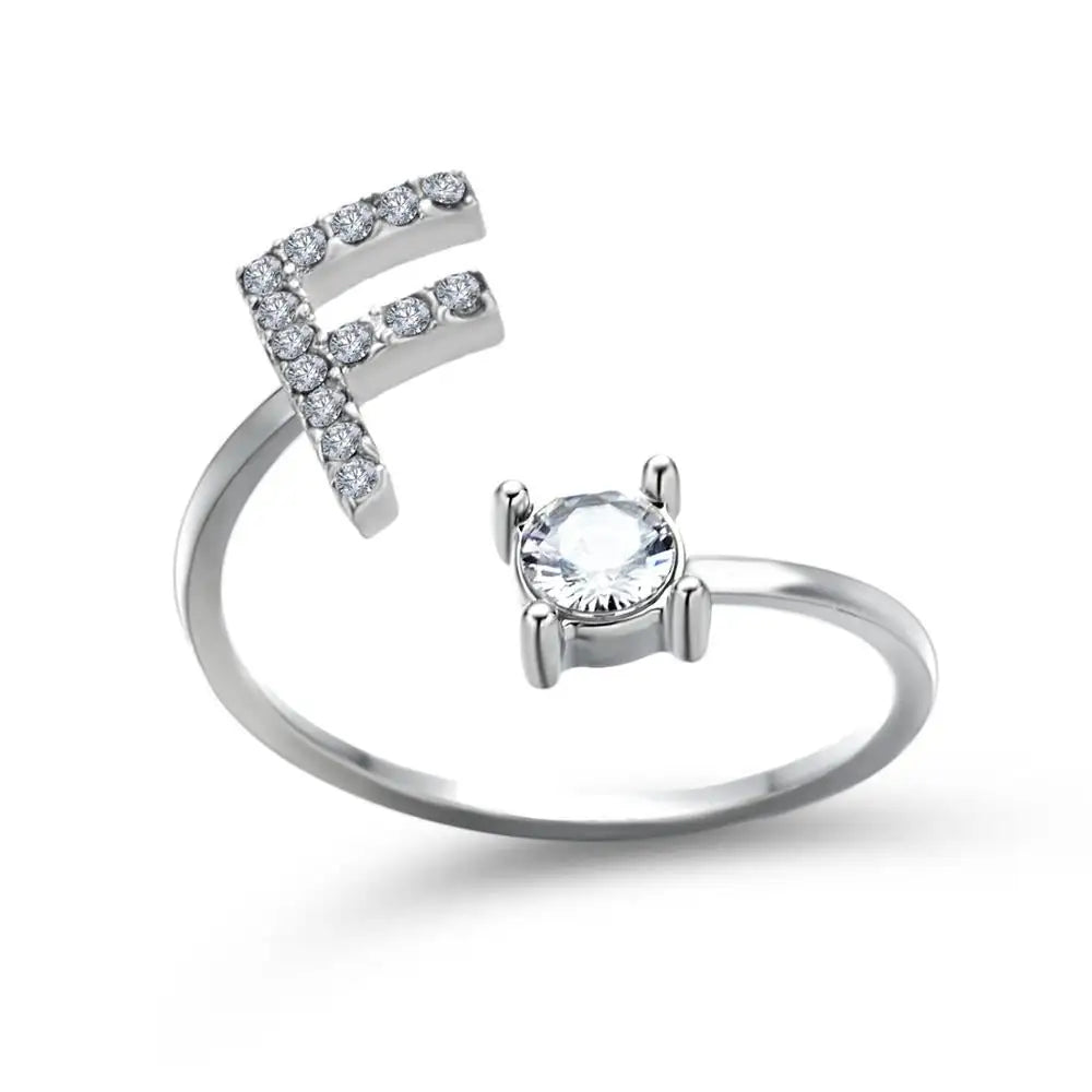 Personalisierter, zarter Diamantring mit Initialen