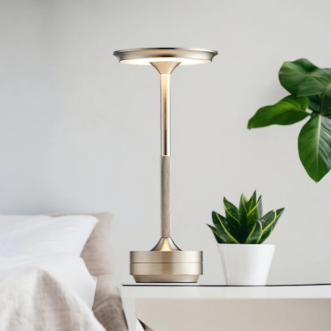 Wireless Desk Lamp with Sensor and Sleek Scandinavian Style