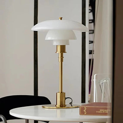 LED-Schreibtischlampe im nordischen Stil