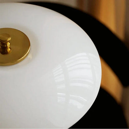LED-Schreibtischlampe im nordischen Stil