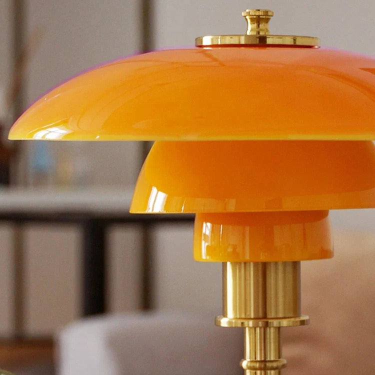 LED-Schreibtischlampe im nordischen Stil