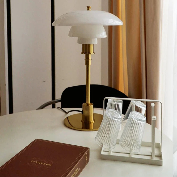 LED-Schreibtischlampe im nordischen Stil