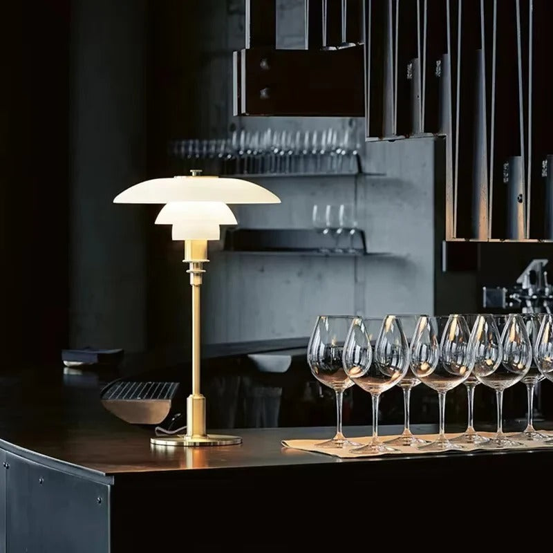 LED-Schreibtischlampe im nordischen Stil