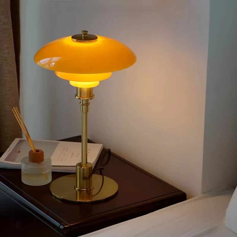 LED-Schreibtischlampe im nordischen Stil