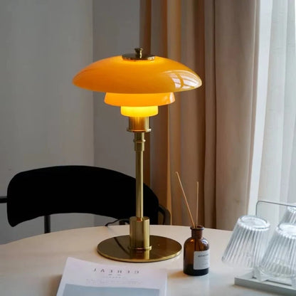 LED-Schreibtischlampe im nordischen Stil
