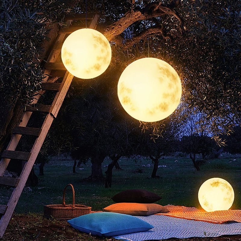 Beautiful Outdoor Solar Lamp - Moonlight Glow - Halri