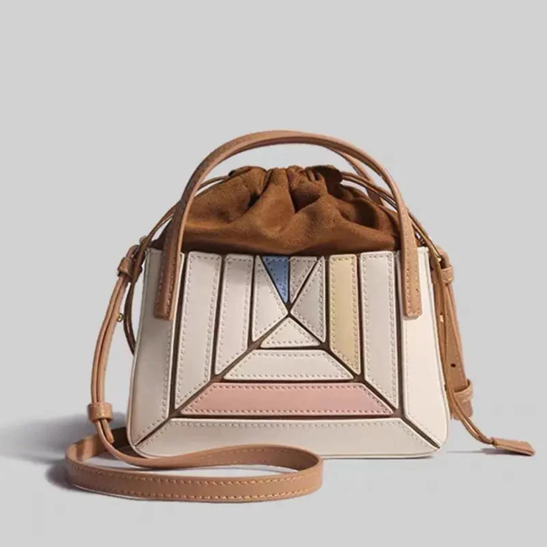 Trendige Handtasche mit geometrischem Muster