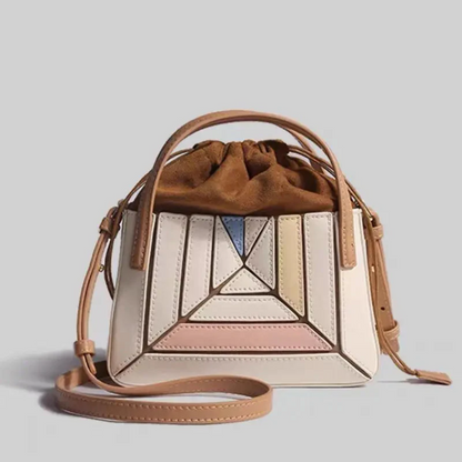 Trendige Handtasche mit geometrischem Muster