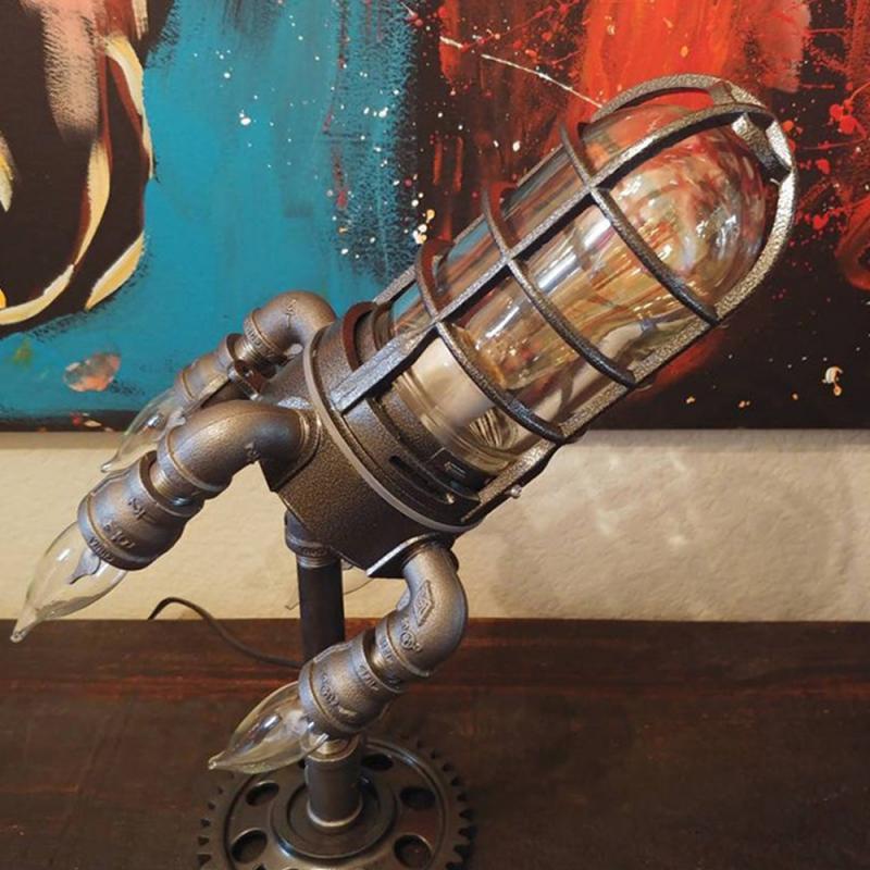 Retro Industrial Style Desk Lamp with Metal Shade