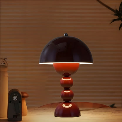 Schlichte weiße LED-Schreibtischlampe mit floralem Design