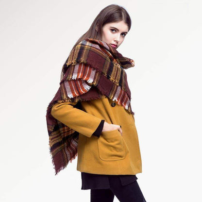 Warmer karierter Strickschal für Damen