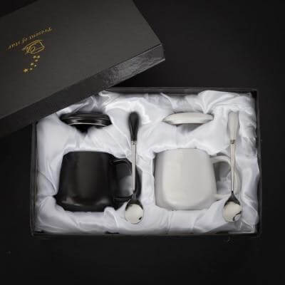 Luxuriöses Kaffeetassen-Geschenkset im Marmor-Design