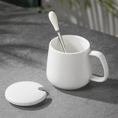 Luxuriöses Kaffeetassen-Geschenkset im Marmor-Design