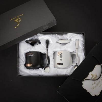 Luxuriöses Kaffeetassen-Geschenkset im Marmor-Design