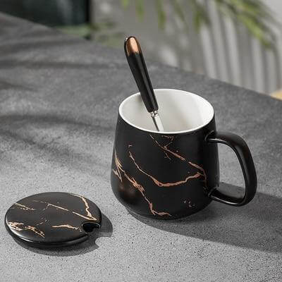 Luxuriöses Kaffeetassen-Geschenkset im Marmor-Design