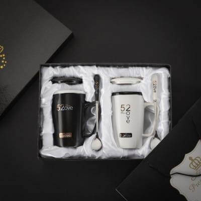 Luxuriöses Kaffeetassen-Geschenkset im Marmor-Design
