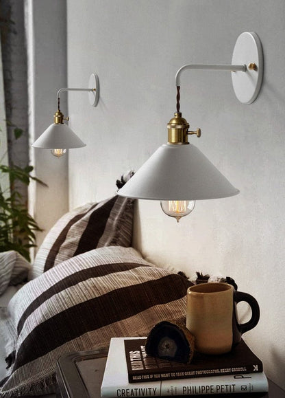 Mehrfarbige Wandleuchten im Retro-Stil
