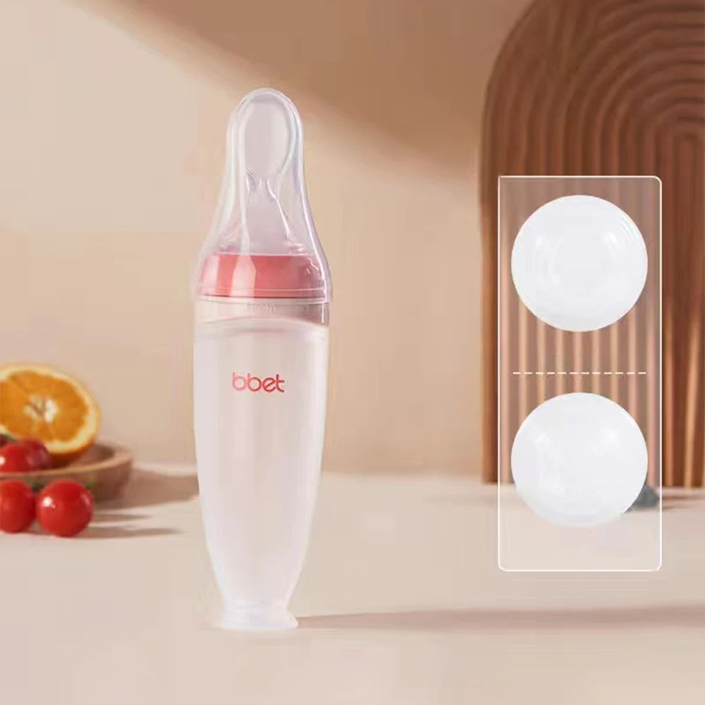 Babyflasche mit weichem Löffel