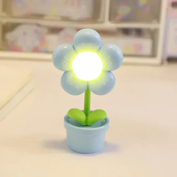 Zarte, beruhigende Schreibtischlampe mit Blumenmuster