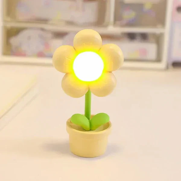 Zarte, beruhigende Schreibtischlampe mit Blumenmuster